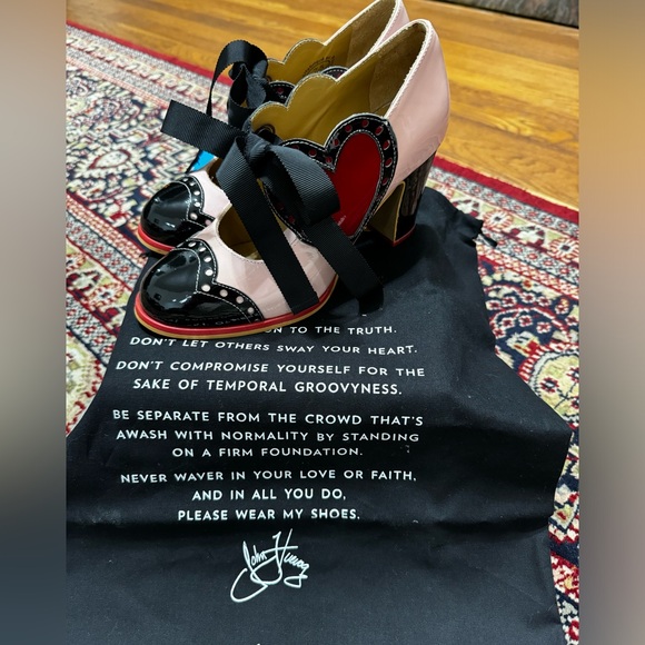John Fluevog Attic heart ❤️ Mary Jane, size 7.5, fits more like 6.5. Pristine. - Picture 3 of 13